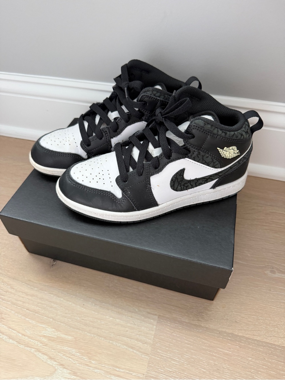 Nike Kids' Black and White Mid-Top Sneakers